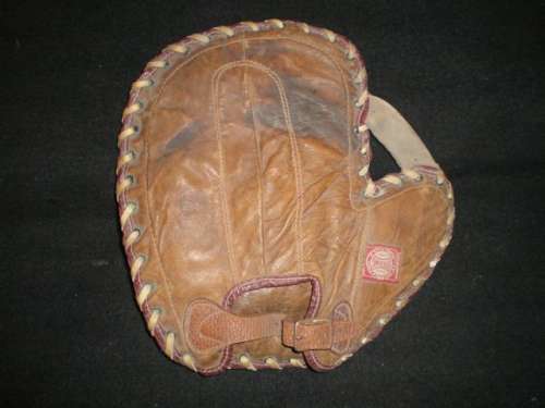 Spalding Basemitt 2 Back